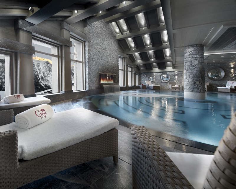 piscine intérieure hôtel K2